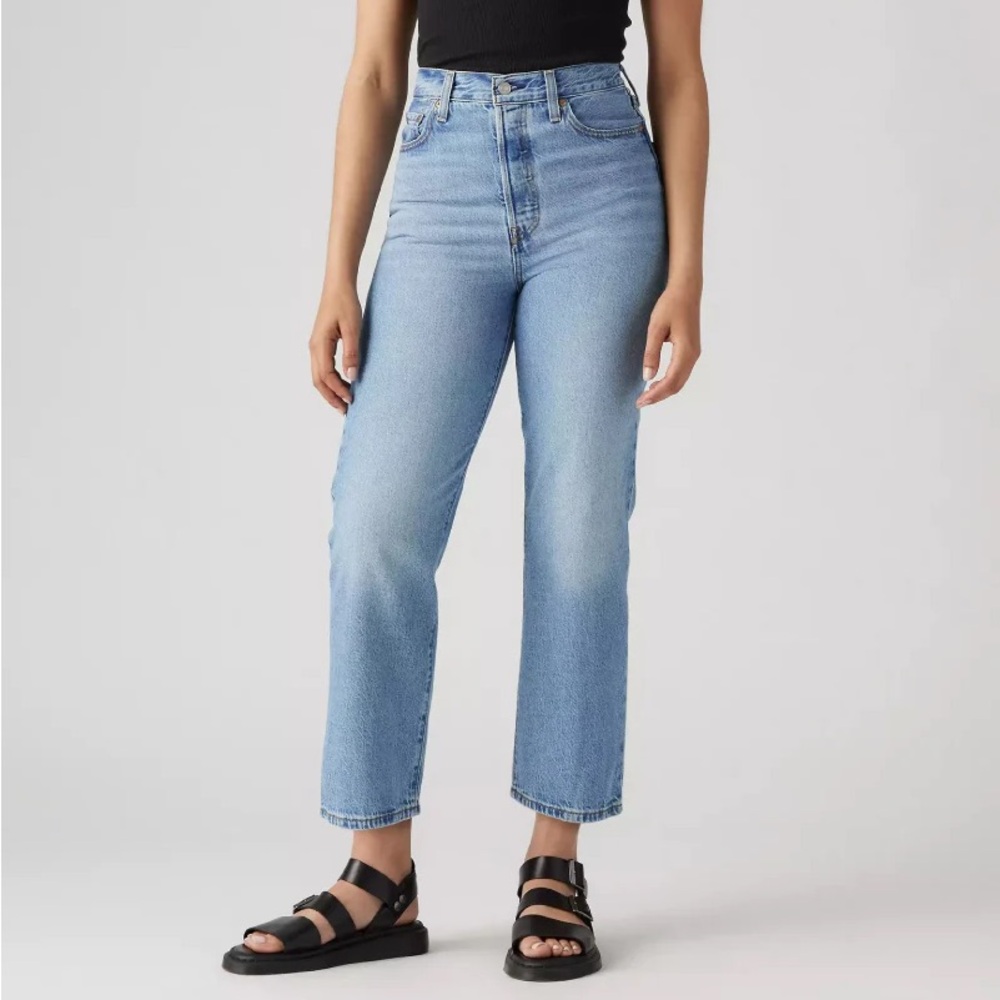 Levi’s Ribcage Ankle Straight in In the Middle Wash
